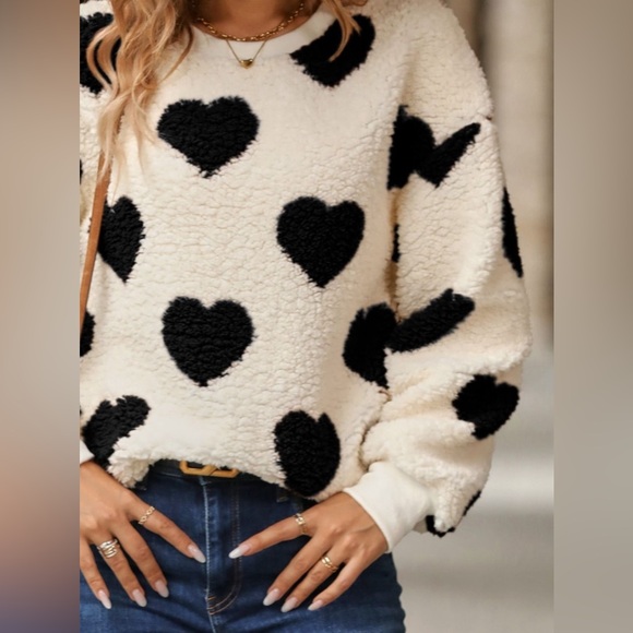 Cupid's Arrow Heart Crewneck Sweatshirt: - Picture 3 of 4